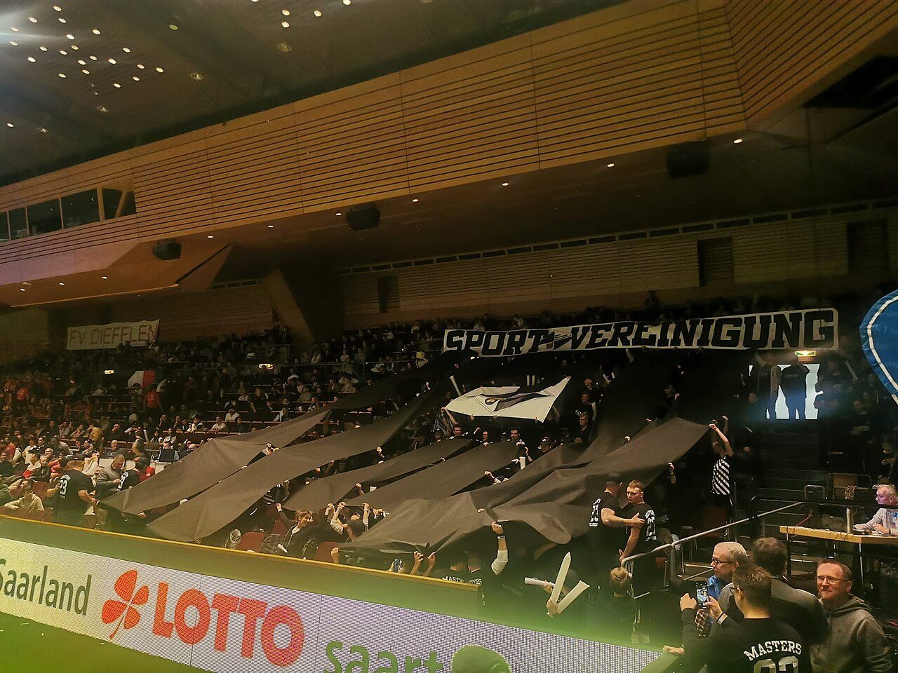 赛事判罚 · 现场